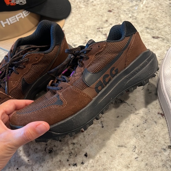 Nike ACG HIKING SHOES - Picture 5 of 7